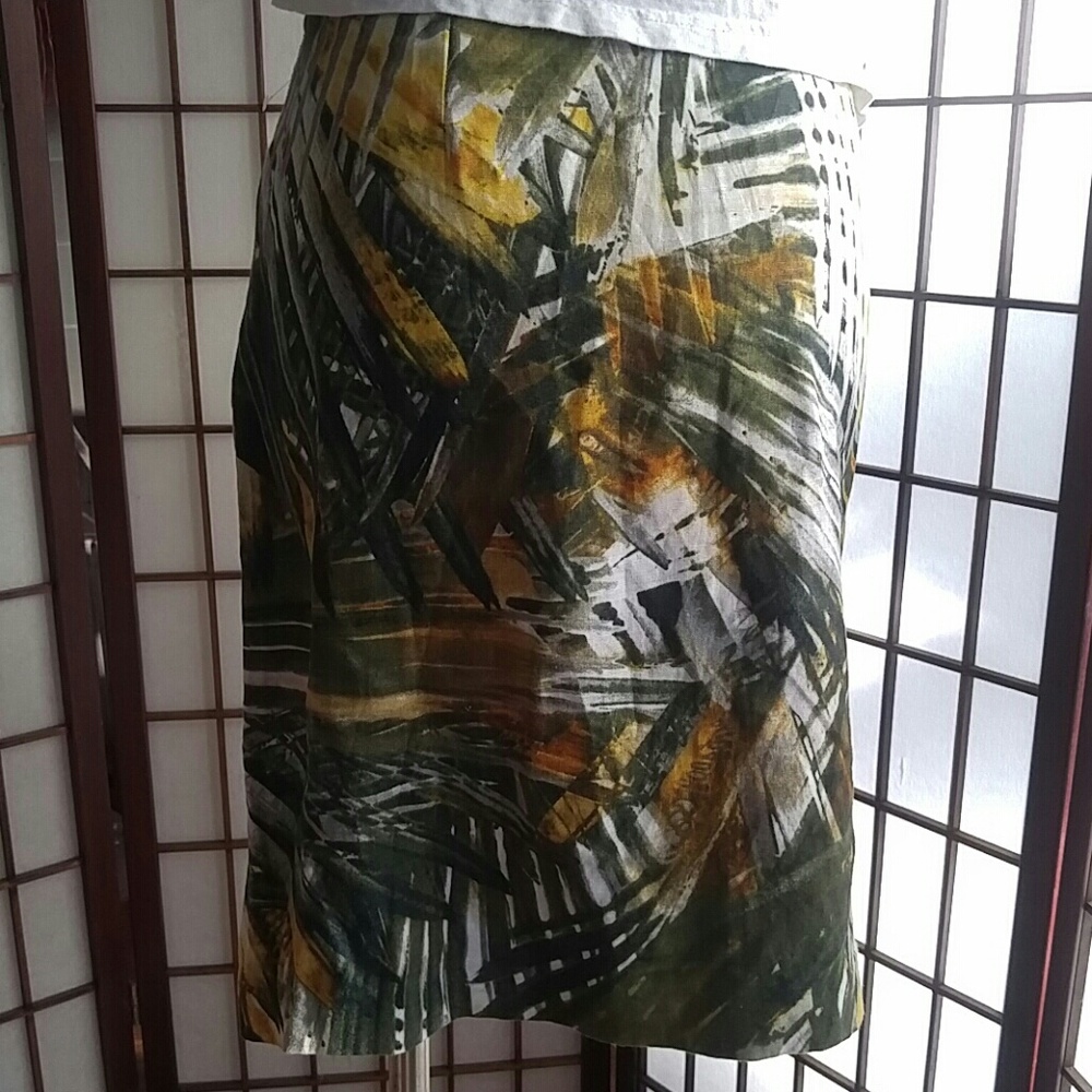 Skirt - Picture 2 of 6